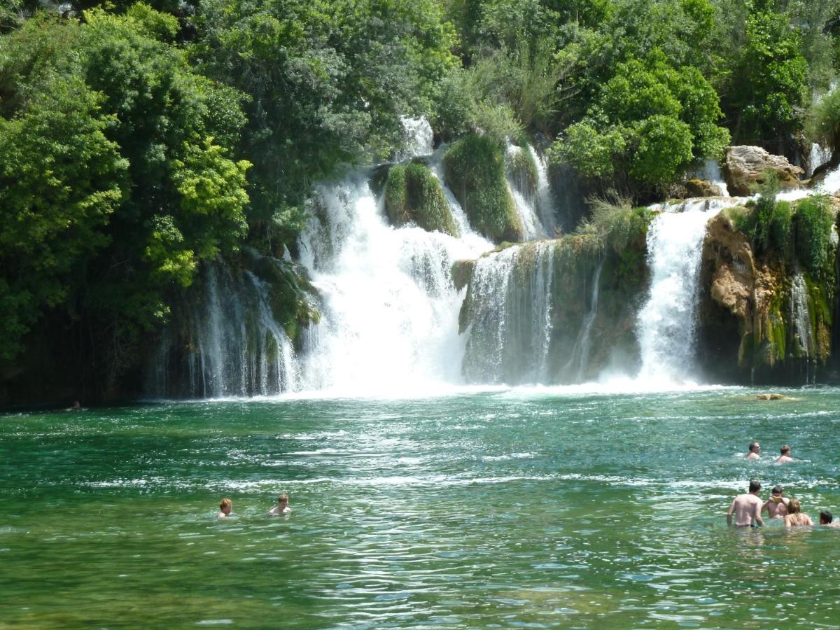 Ferienhaus Rajka Kustići Esterno foto
